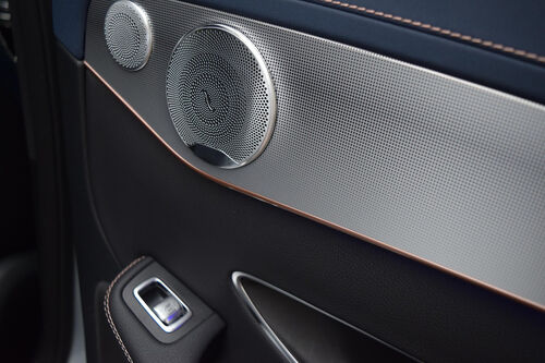 에 대한 최신 회사 뉴스 Xinhaisen의 자동차 정밀 부품 기여: 업계 표준 향상